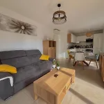 T3 Climatise Avec Wi-fi En Rez-de-jardin - - Fr-1-816-35 בורם-לה-מימוזה
