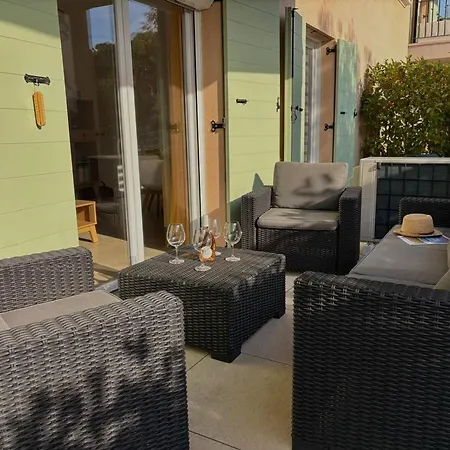 T3 Climatise Avec Wi-fi En Rez-de-jardin - - Fr-1-816-35 דירה *